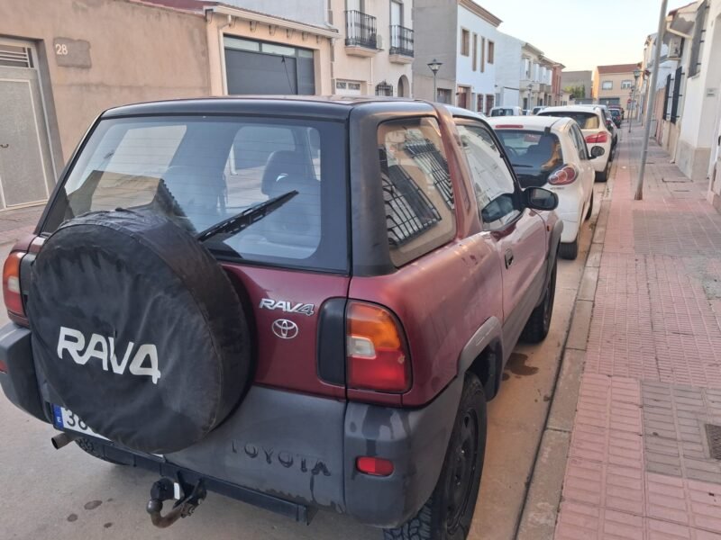 Se vende Toyota RAV4