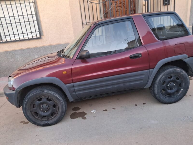 Se vende Toyota RAV4