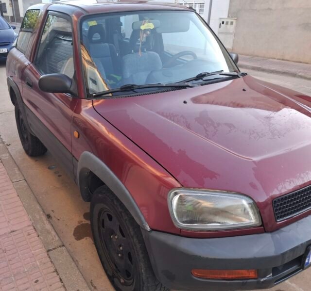 Se vende Toyota RAV4