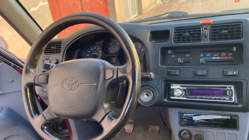 Se vende Toyota RAV4